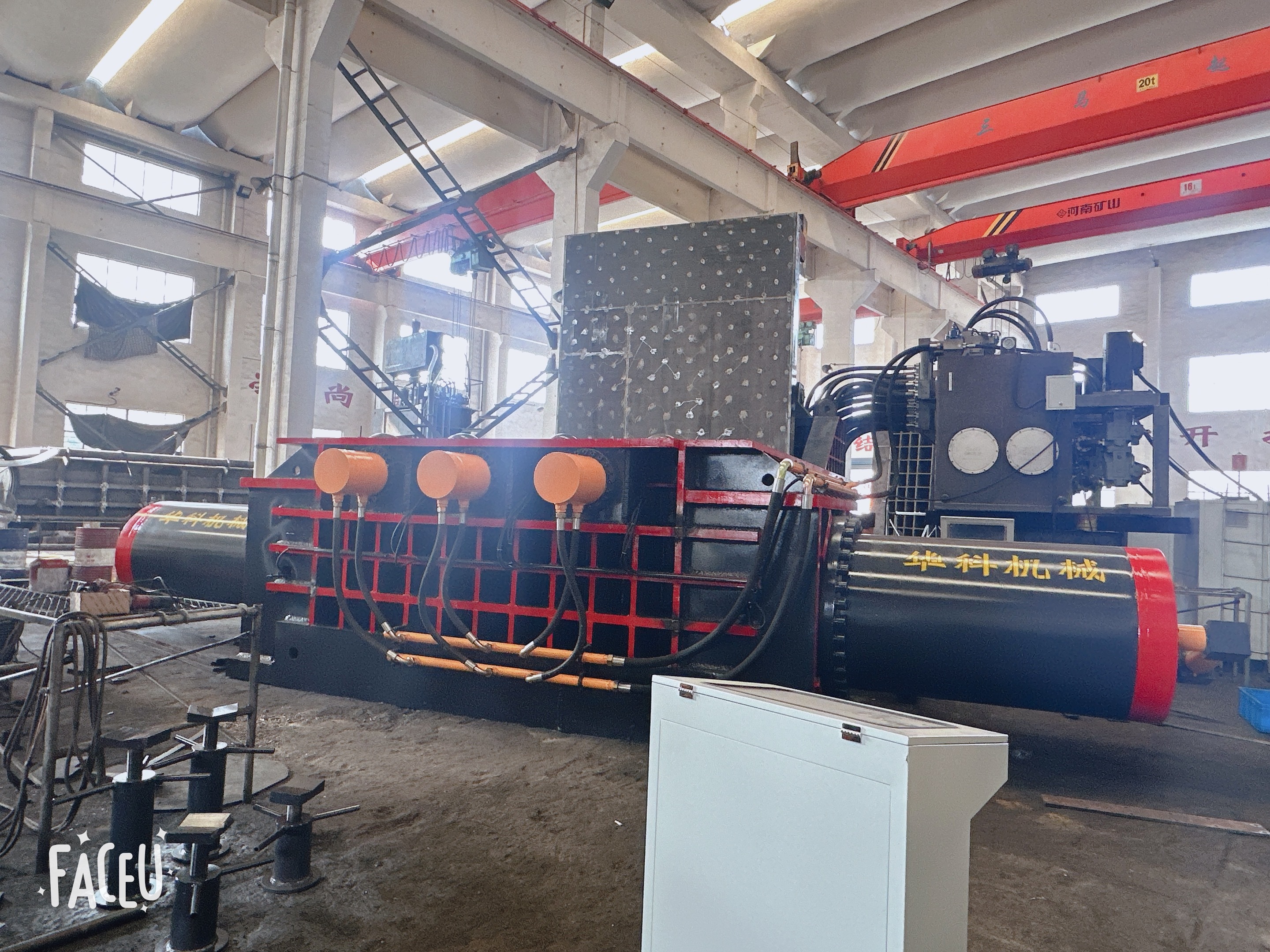 Последние блоги о компании Почему автоматизация с двумя мастер-цилиндрами имеет значение в тяжелой утилизации лома