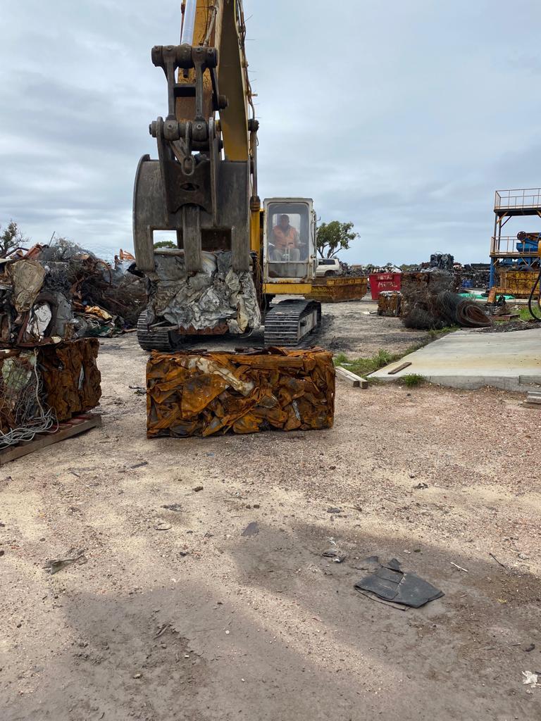 Последние блоги о компании How to Select Bale Size for Easier Scrap Storage, Loading and Furnace Charging